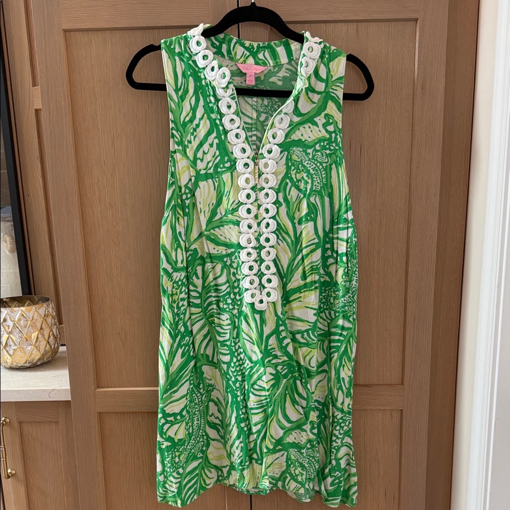 Lilly Pulitzer Green Tropical Print Sleeveless Tunic with White Trim